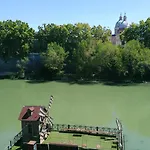 Ara