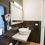 Ara 4*